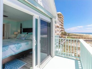 Property grounds - Gulf-front, PRIVATE BEACH, walking distance to Flora-Bama!! (Pensacola)