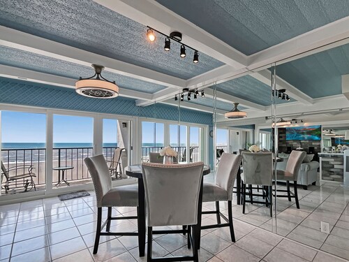 Galveston, Awesome, Amazing beach views, pool, clean, comfortable beds,pet allow