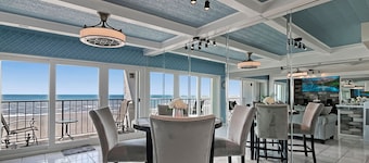 Galveston, Awesome, Amazing beach views, pool, clean, comfortable beds,pet allow