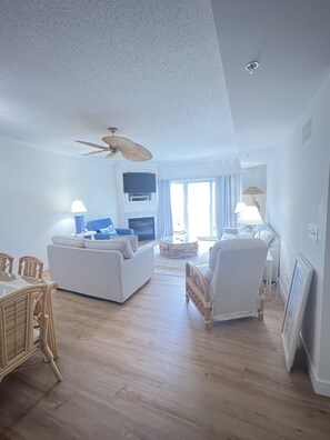 Smart TV, fireplace, books - UPDATED Condo-by-the-Sea! Bed linens are INCLUDED (Ocean City)