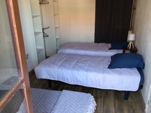 2 chambres, fer et planche à repasser, lit parapluie, Wi-Fi gratuit