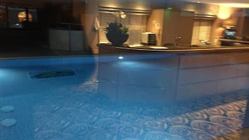 Piscine couverte, piscine chauffée