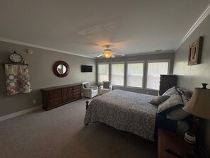 3 bedrooms, free WiFi, bed sheets, wheelchair access - Lake Murray Lake Front Home W/Kayaks , close to Dreher Island (Prosperity)