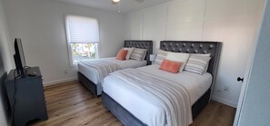 2 chambres, fer et planche à repasser, Wi-Fi, draps fournis