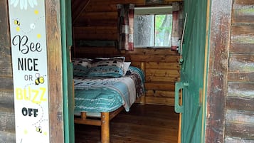 1 bedroom, bed sheets