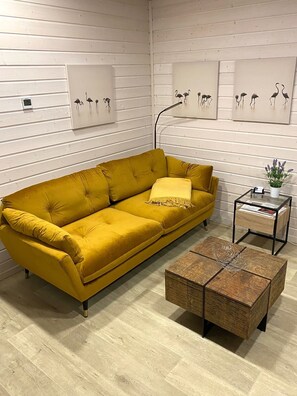Smart TV, fireplace - Great vacation home Rybak with box spring beds and large covered terrace (Wunstorf)