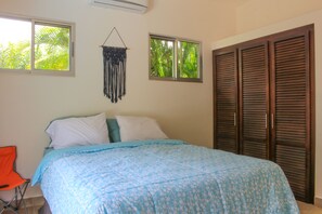 3 Schlafzimmer, Reisekinderbett, kostenloses WLAN, Bettwäsche