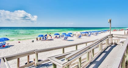 Penthouse -3BR - Remodeled - Building is on the Beach!- Free Beach Service!!!