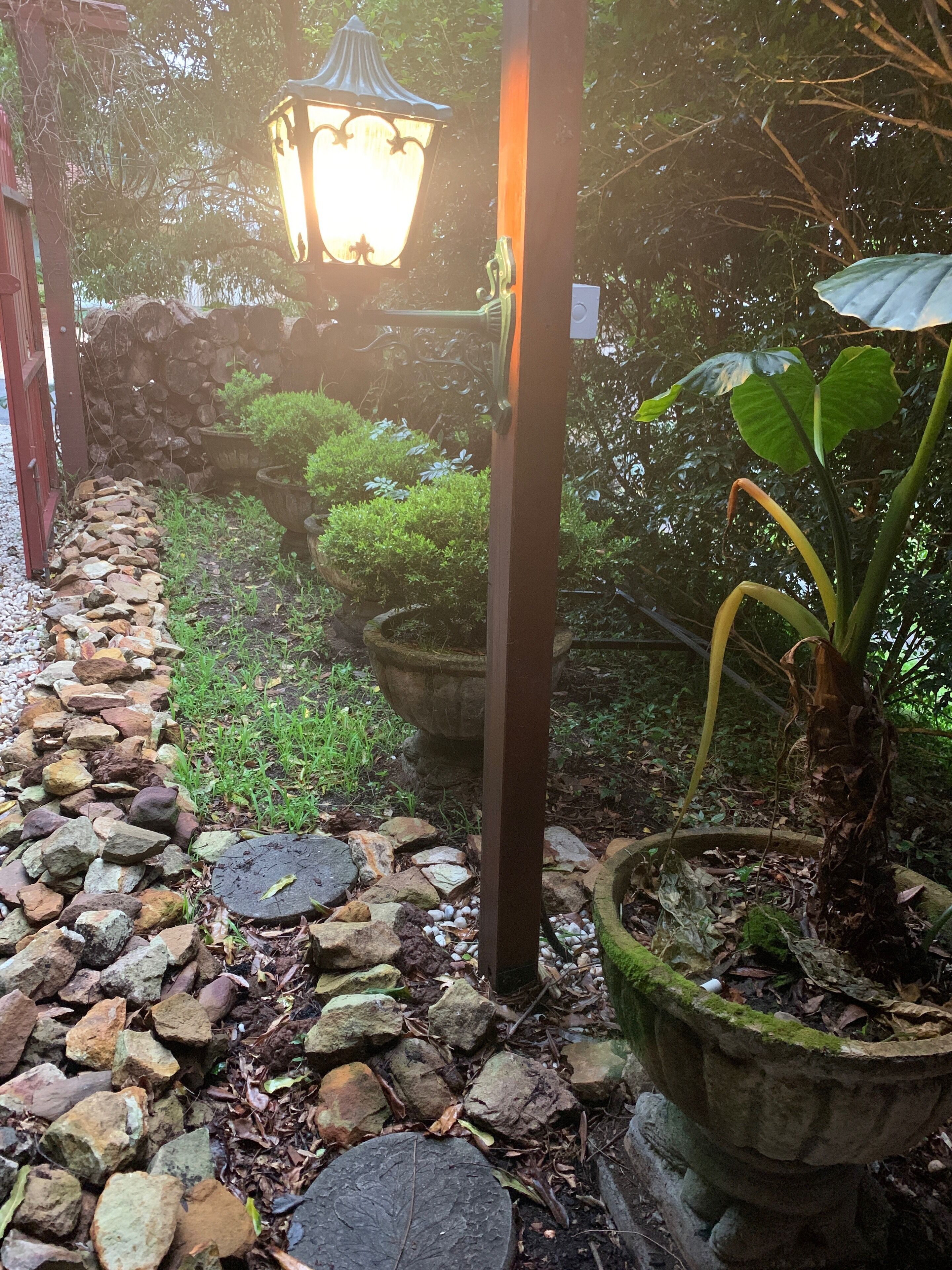 Garden Studio cabin Self contained with external bathroom — image 23