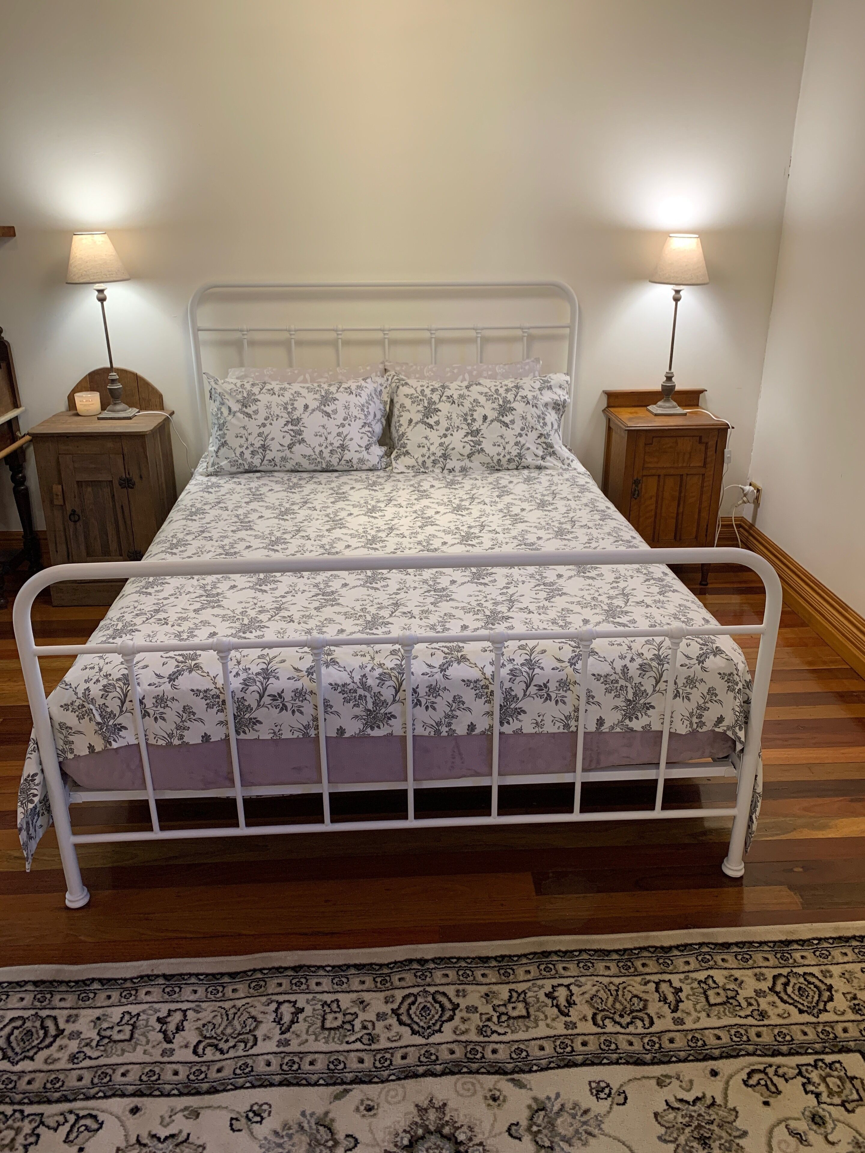 Garden Studio cabin Self contained with external bathroom — image 6