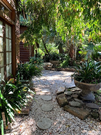 Áreas de la propiedad. Garden Studio cabin Self contained with external bathroom