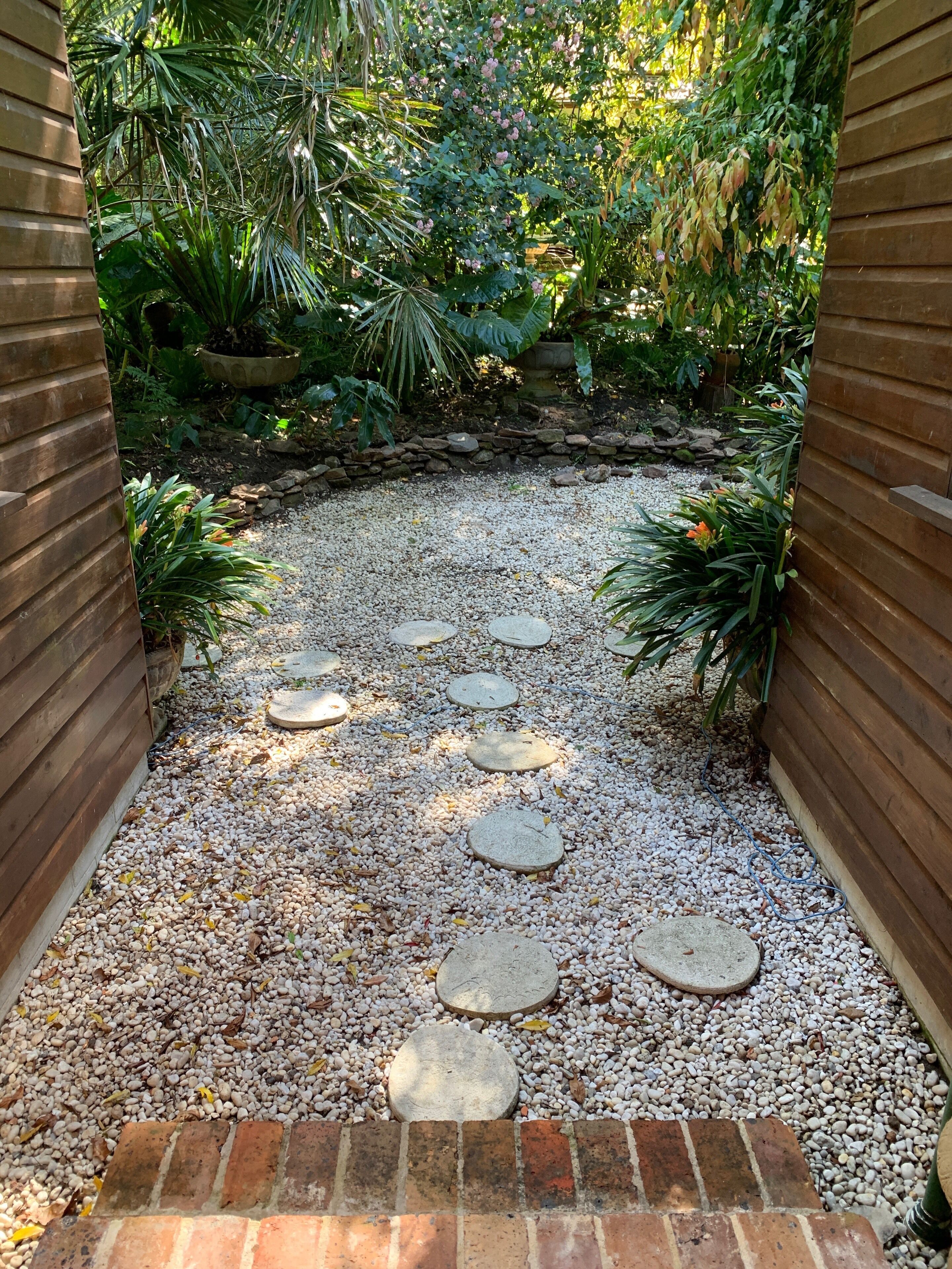 Garden Studio cabin Self contained with external bathroom — image 22