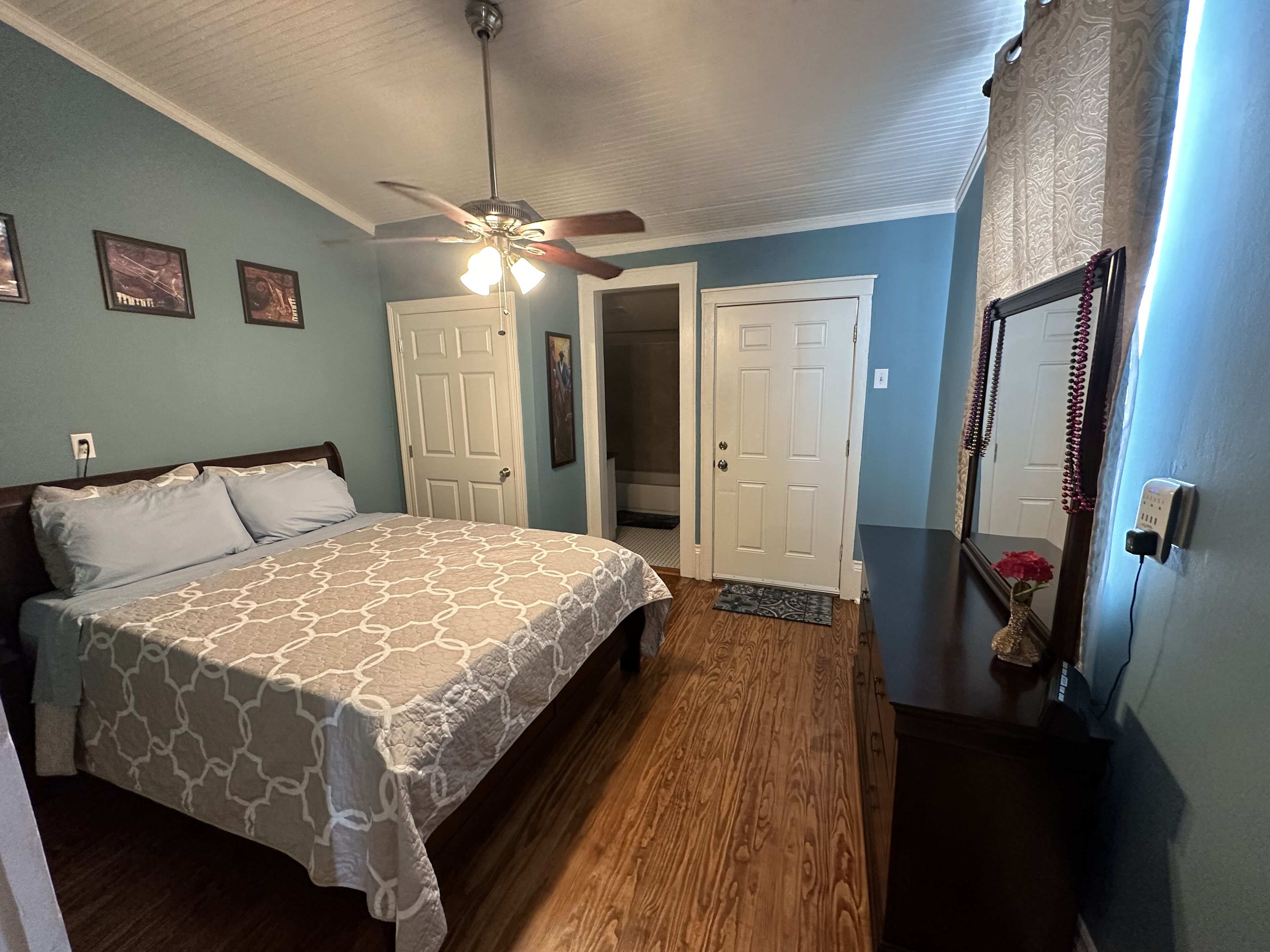 2 chambres, bureau, fer et planche à repasser, Wi-Fi gratuit