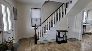 Smart TV, reproductor de DVD y libros