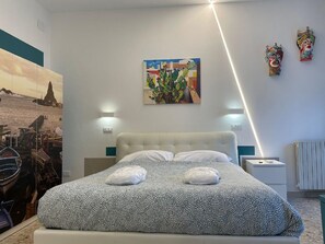 4 slaapkamers, een strijkplank/strijkijzer, gratis wifi, beddengoed