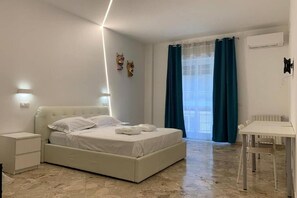 4 slaapkamers, een strijkplank/strijkijzer, gratis wifi, beddengoed