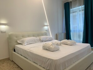 4 slaapkamers, een strijkplank/strijkijzer, gratis wifi, beddengoed