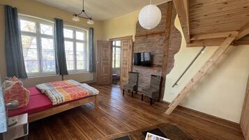 2 Schlafzimmer, Reisekinderbett, kostenloses WLAN, Bettwäsche