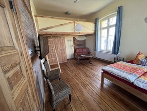 2 Schlafzimmer, Reisekinderbett, kostenloses WLAN, Bettwäsche