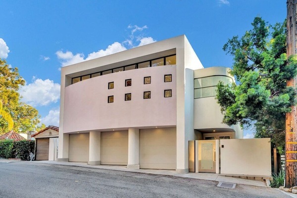 Beautiful hillside modern home with views of Santa Monica's Rustic Canyon.