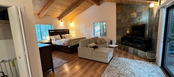 Surrounded by Redwoods with Ocean View & beach access