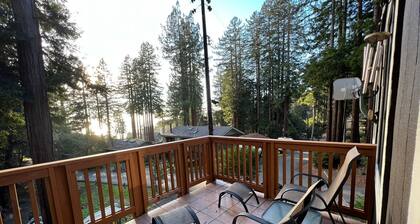 Surrounded by Redwoods with Ocean View & beach access