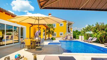 Piscina all'aperto