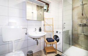 Shower - modernes Ferienhaus mit Garten (Techelsberg)