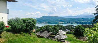 modernes Ferienhaus mit Garten