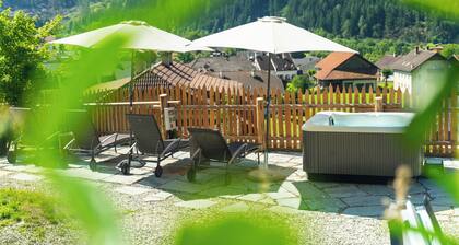 Zirm Apartment - with open air jacuzzi & infrared sauna!