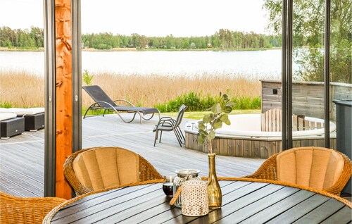 5 bedroom beautiful home in Karlstad