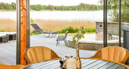 5 bedroom beautiful home in Karlstad