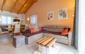 Smart TV - 3 bedroom lovely home in Divaca (Divaca)
