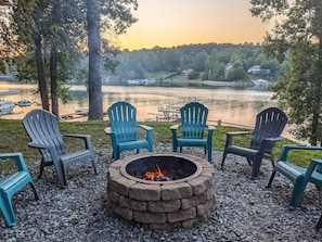 Property grounds - Mountain Lake House w/ private dock, stunning views (Hayesville)