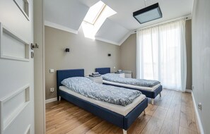 2 bedrooms, travel crib, free WiFi, bed sheets
