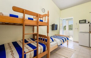 Free WiFi, bed sheets