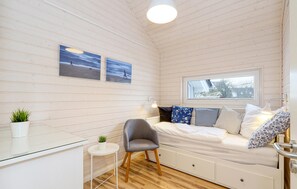 3 bedrooms, iron/ironing board, free WiFi