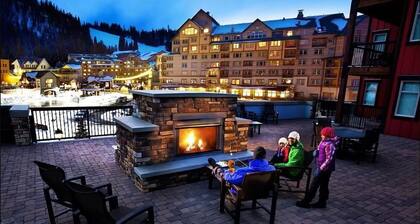 Location and Comfort - One Bedroom Ski In / Ski out, Hot Tub and Fire Pit
