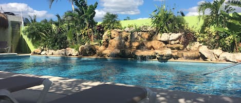 Utomhuspool