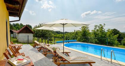 Beautiful home in Cestica