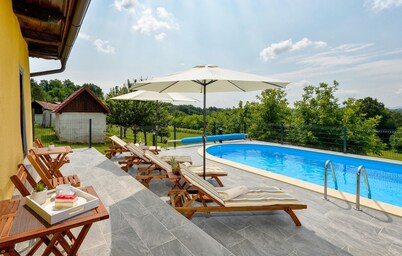 Beautiful home in Cestica