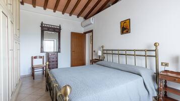 2 camere, ferro/asse da stiro, culla da viaggio, Wi-Fi gratuito