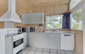 KĂŒhlschrank, Herdplatte, GeschirrspĂŒler