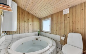Shower - 4 bedroom pet friendly home in Sydals (Sydals)