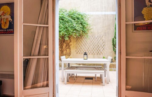 Lovely home in Siran with WiFi