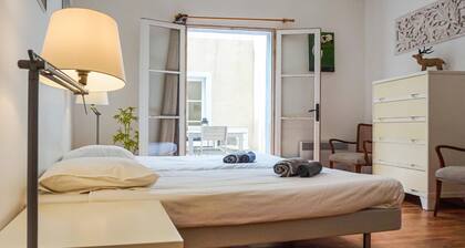 Lovely home in Siran with WiFi