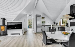 Dining - Stunning home in Juelsminde with WiFi (Juelsminde)