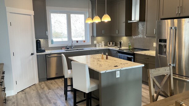 Kaffetrakter/tekoker, kjøleskap, mikrobølgeovn og ovn