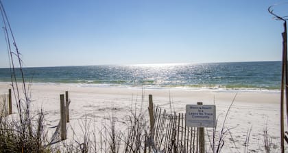 Fall & Winter Getaway - Perfect Ocean Sunset Views with Pool & Sauna & Breakfast