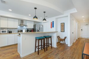 Fridge, microwave, oven, stovetop - Fall & Winter Getaway - Perfect Ocean Sunset Views with Pool & Sauna & Breakfast (Mexico Beach)